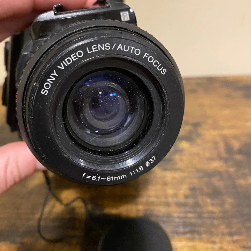 Sony Video Camera Recorder CCD FX410 Handycam Video Not tested AS IS